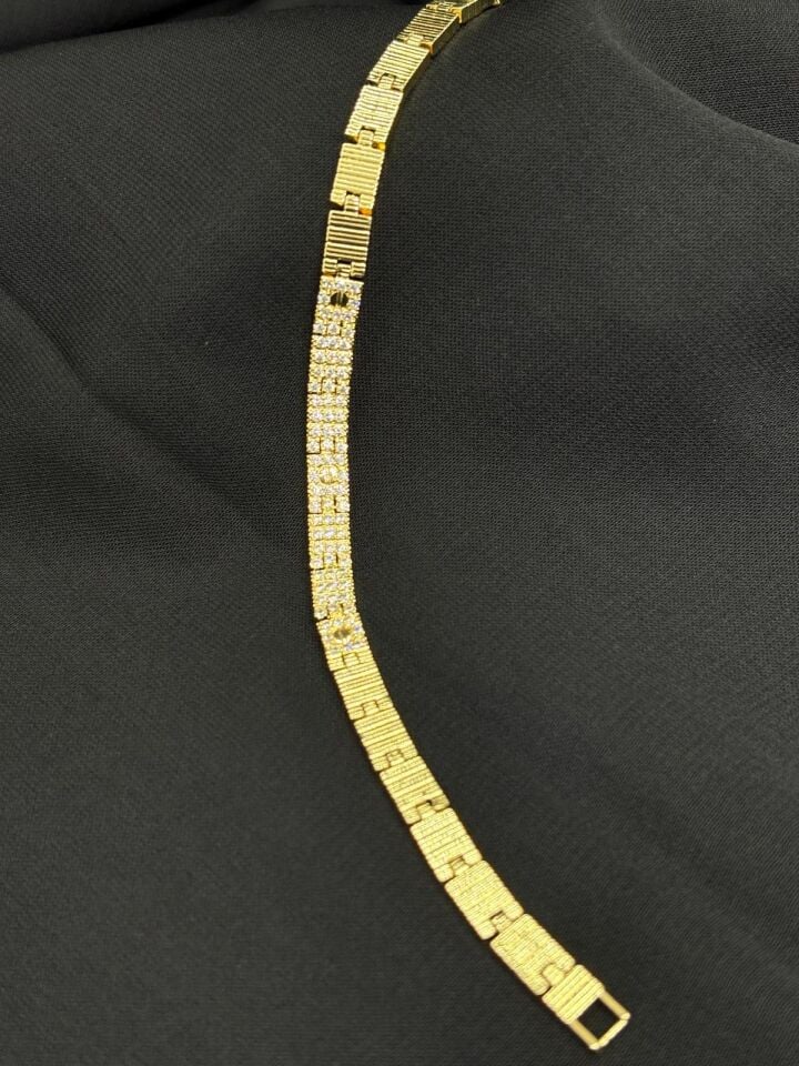 14K Gold Renk Kaplama CM Zirkon Vidalı Bileklik