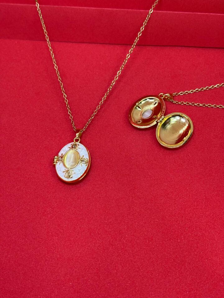 316L Çelik Gold Renk Alya Açılır Resimli Taşlı Kolye