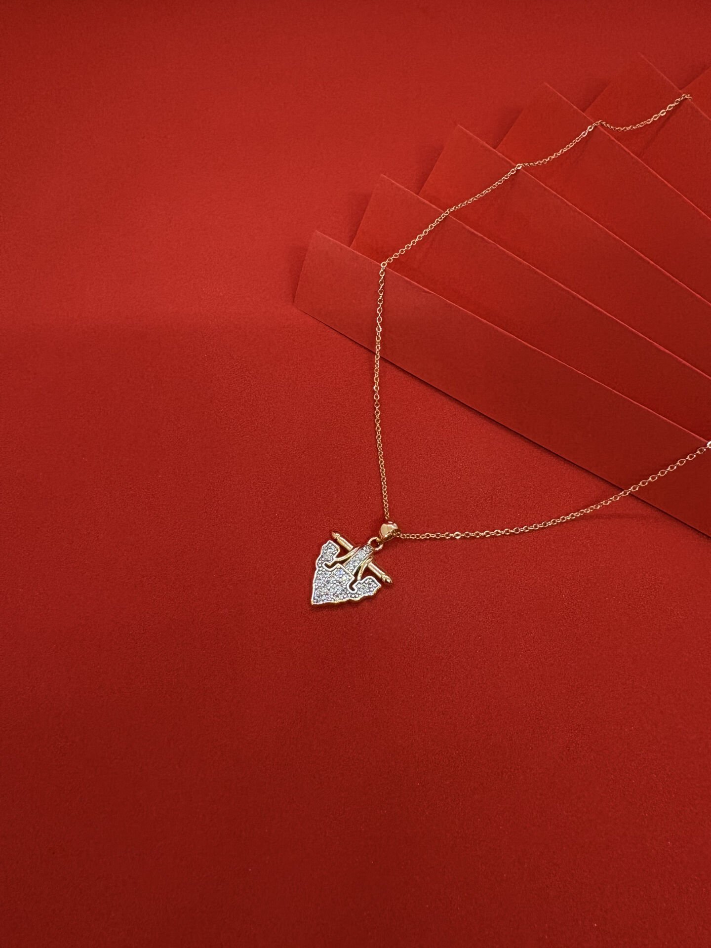 Zirkon Taşlı Kolye