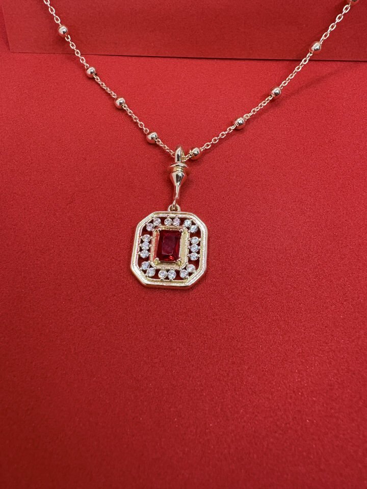 Kırmızı Taşlı Gold Kolye