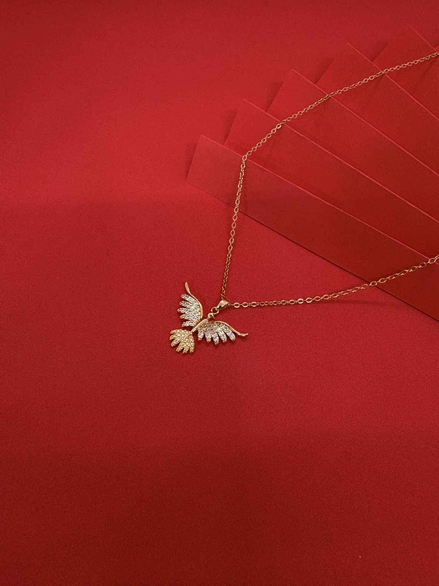 Zirkon Taşlı Kanat Kolye