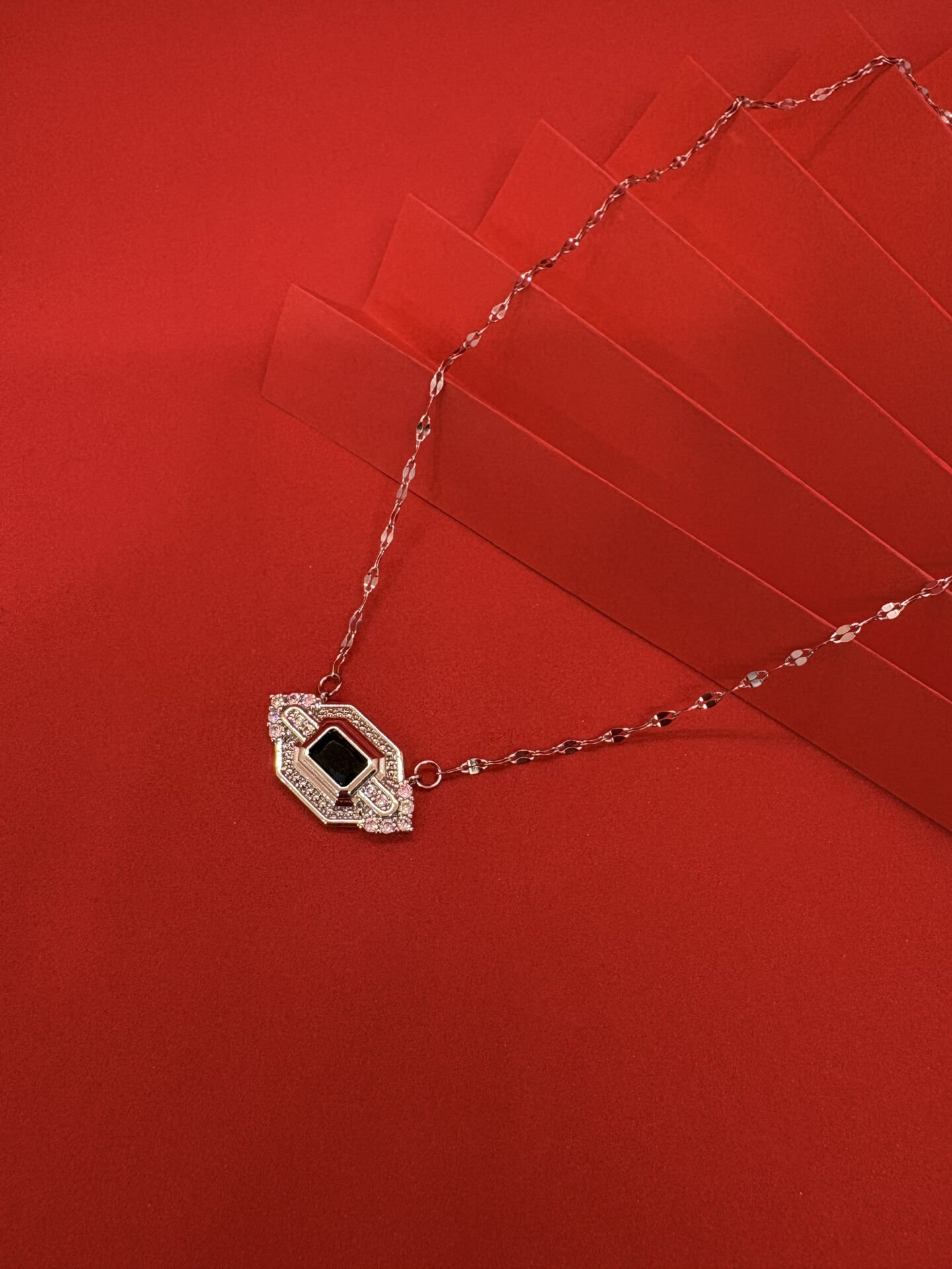 Yeşil Taşlı Gümüş Kolye