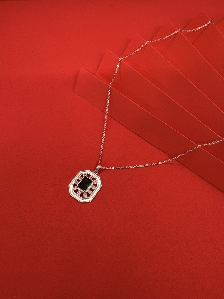 Yeşil Taşlı Gümüş Kolye