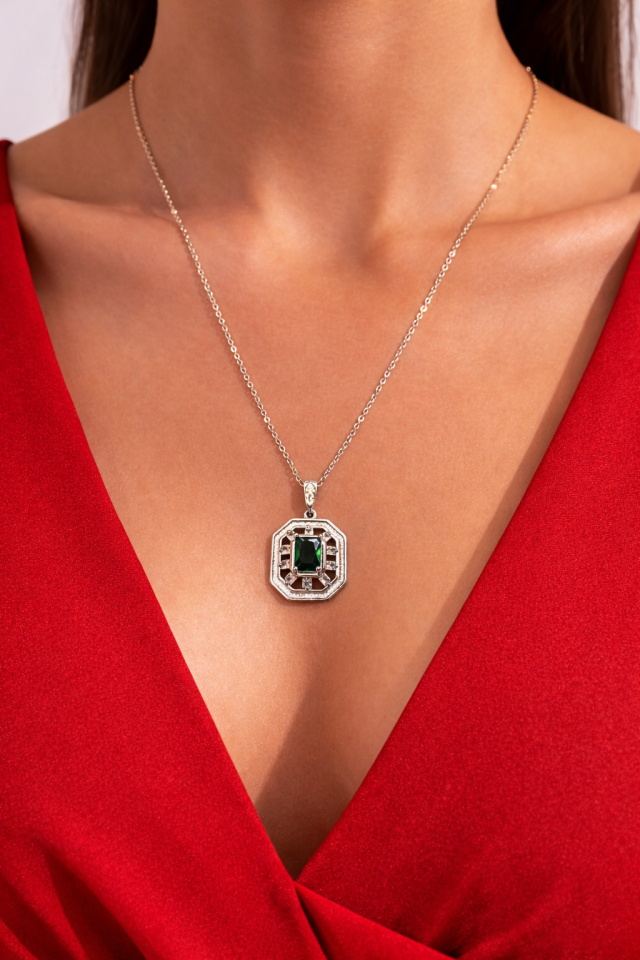 Yeşil Taşlı Gümüş Kolye