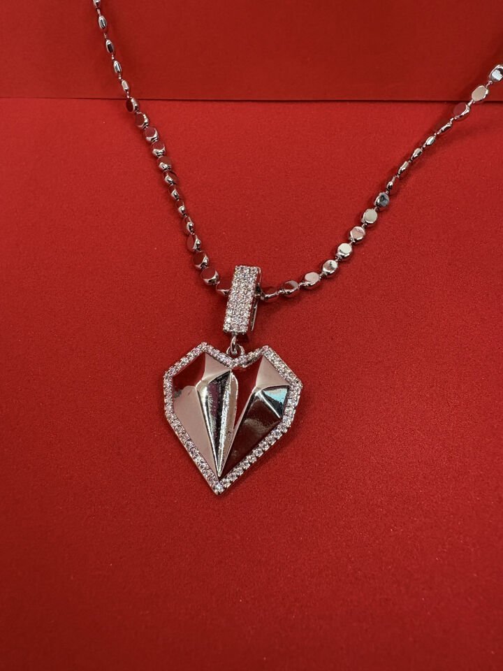 Taşlı Kalp Kolye