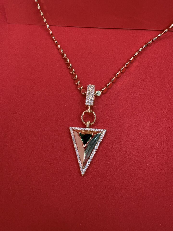 Taşlı Üçgen Gold Kolye