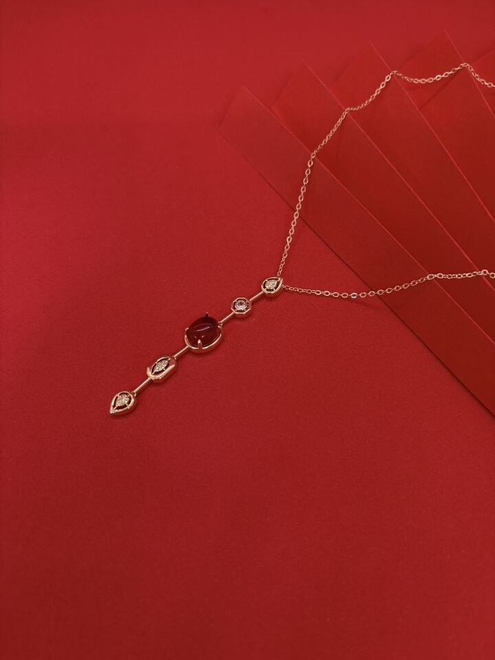 Kırmızı Element Gold Y Kolye