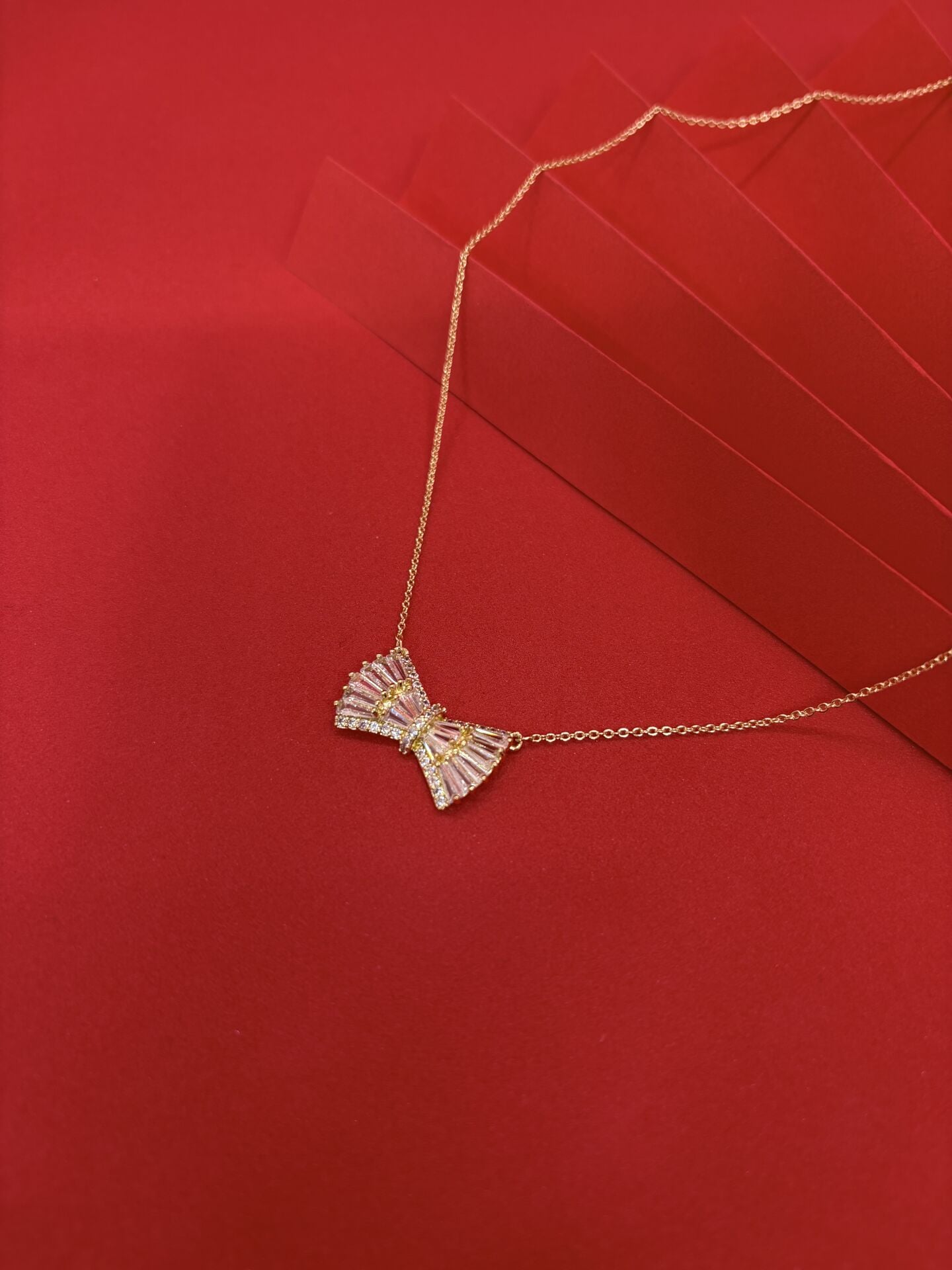 Taşlı Fiyonk Kolye