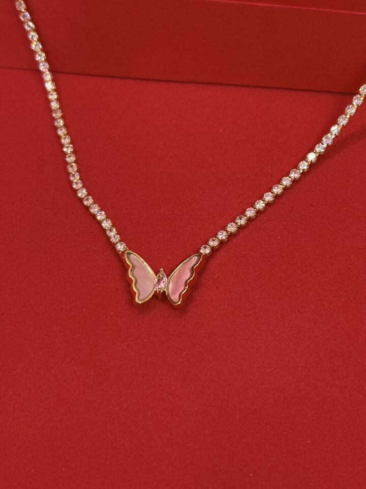 Su Yolu Kelebek Kolye