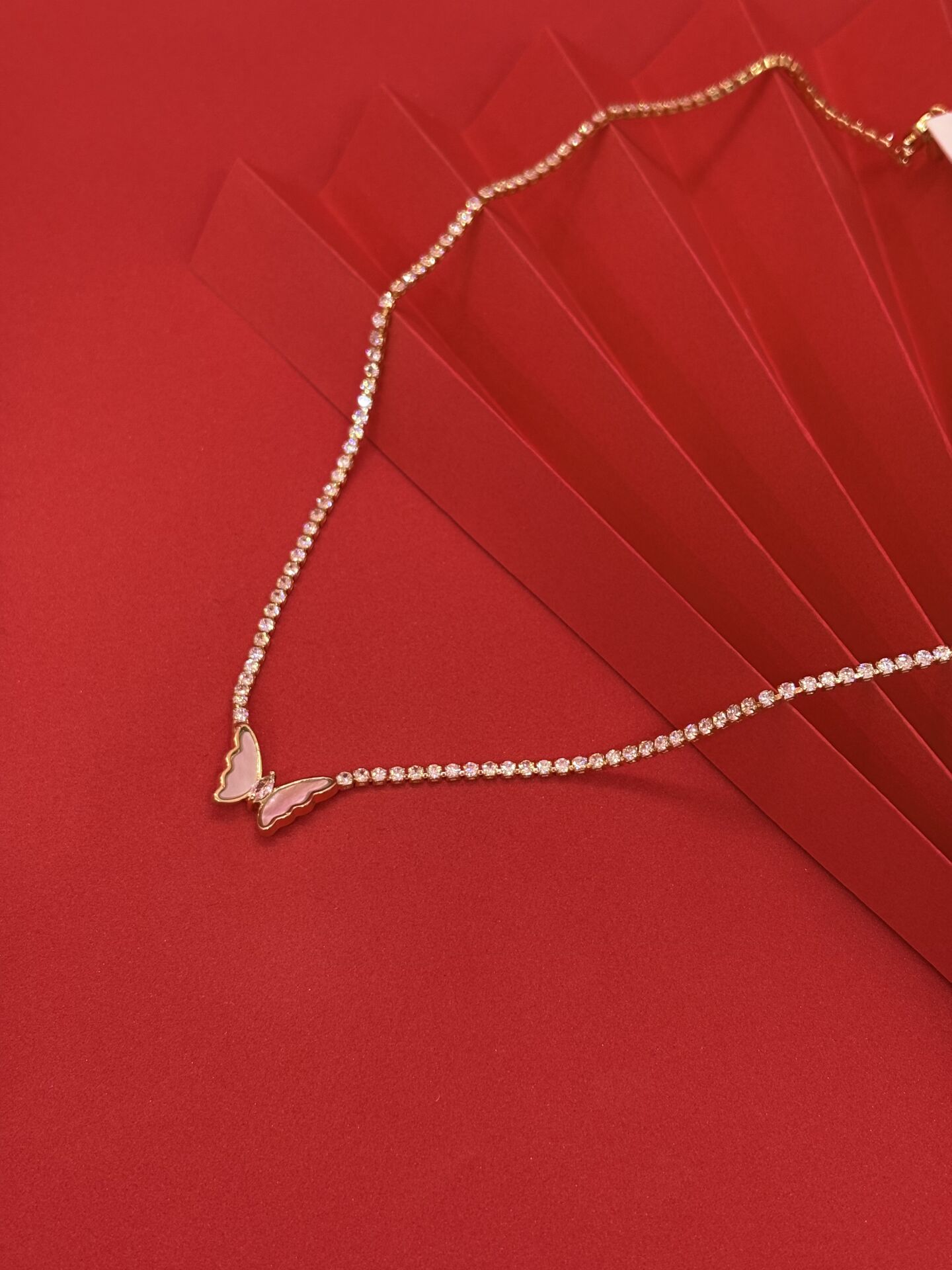 Su Yolu Kelebek Kolye