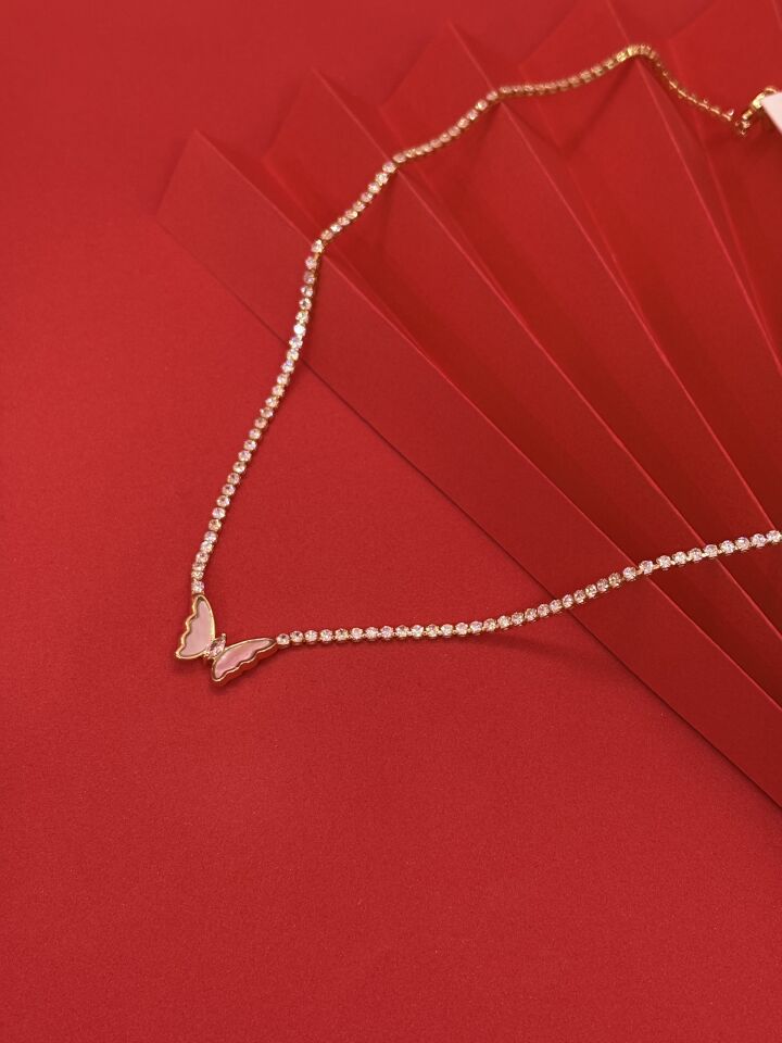 Su Yolu Kelebek Kolye