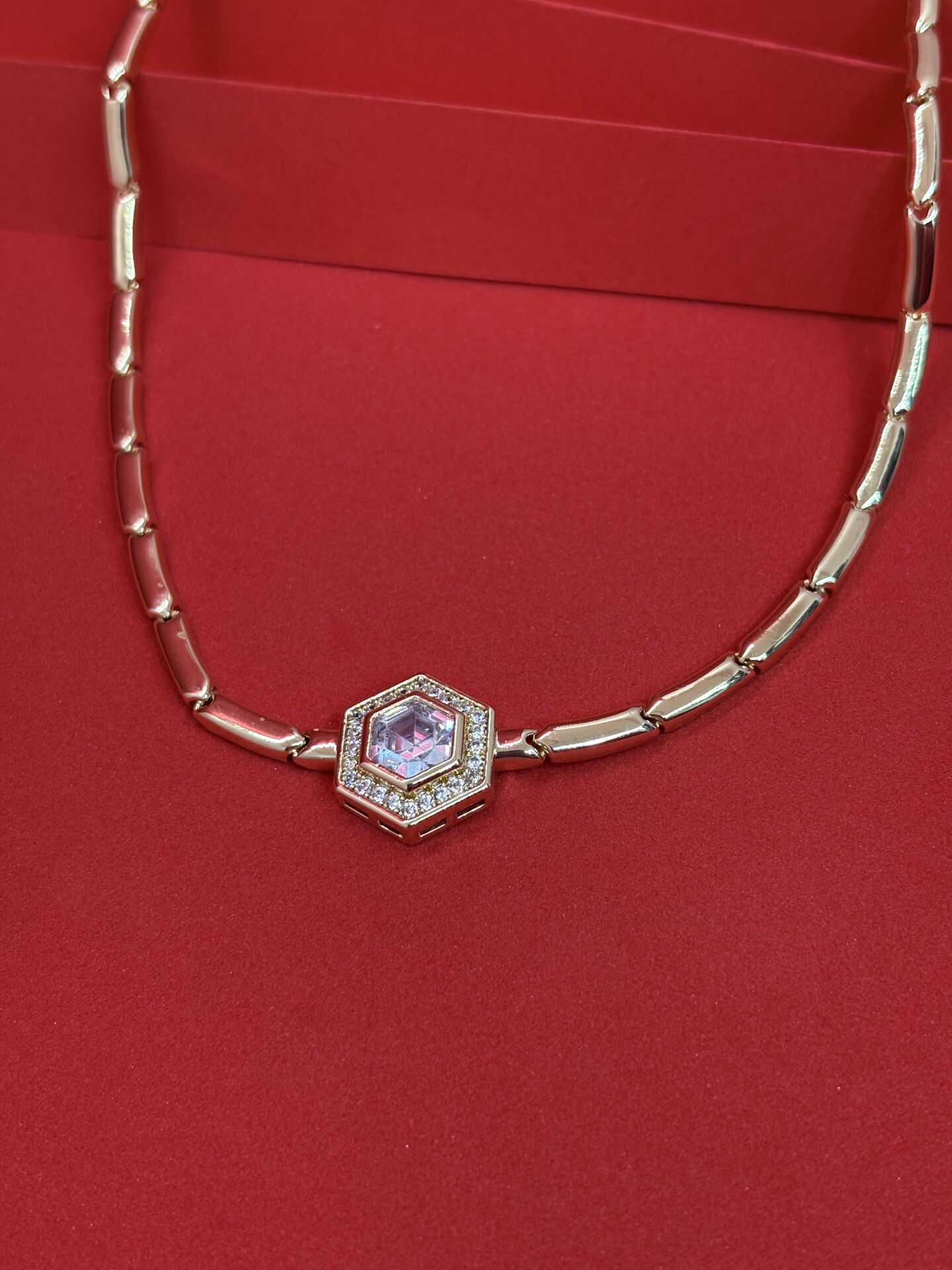 Xuping Geometrik Taşlı Kolye