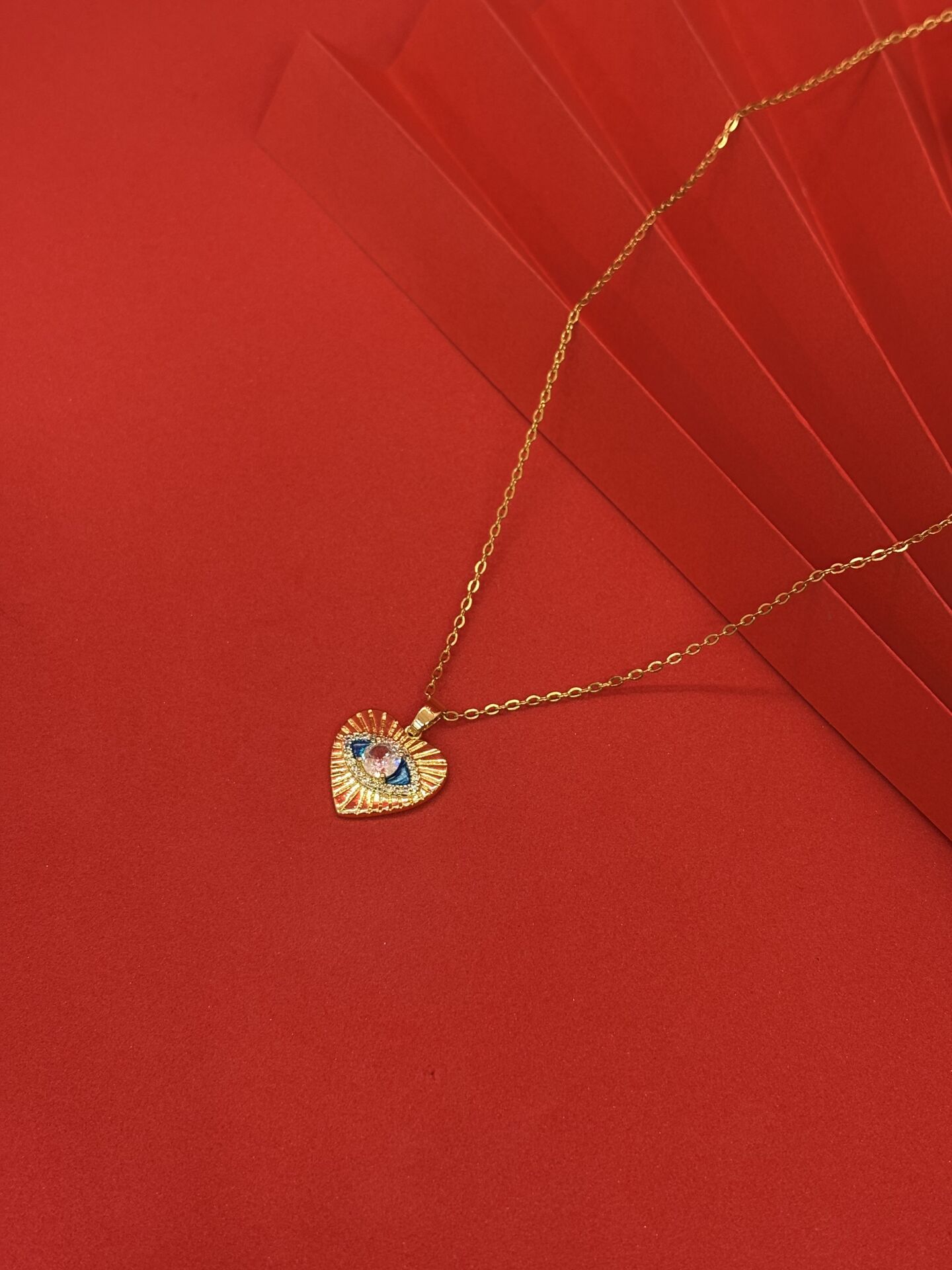 Taşlı Kalp Gözü Kolye