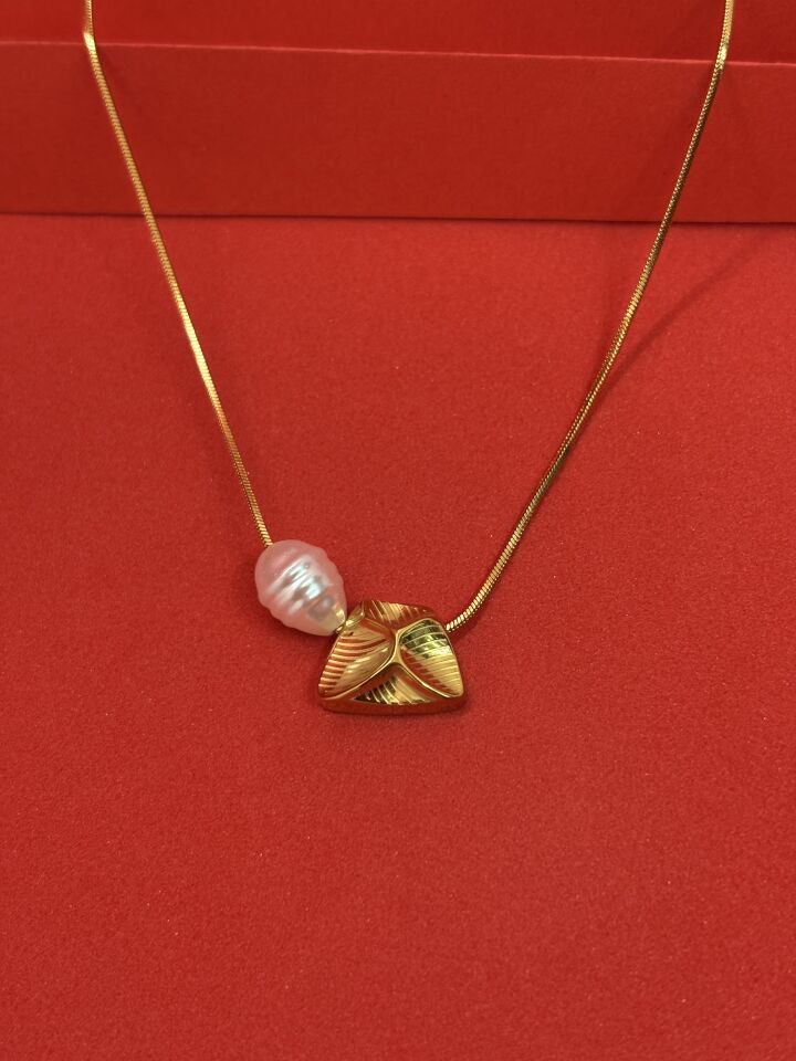 İncili Yaprak Kolye