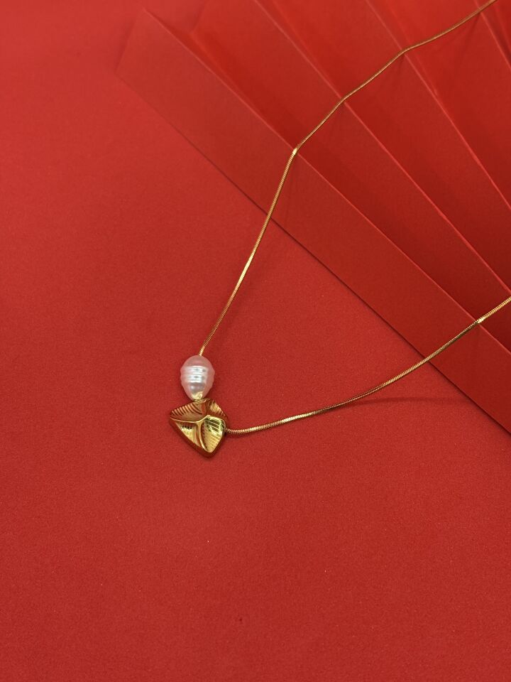 İncili Yaprak Kolye