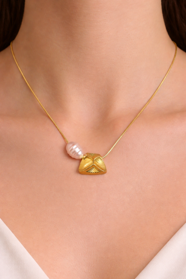 İncili Yaprak Kolye