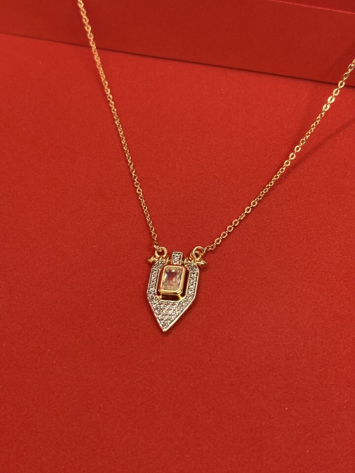 Minimal Zirkon Taşlı Kolye