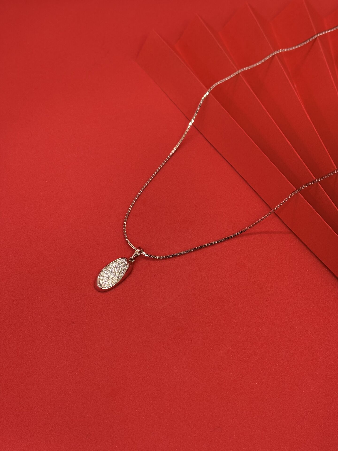 Zirkon Taşlı Damla Kolye