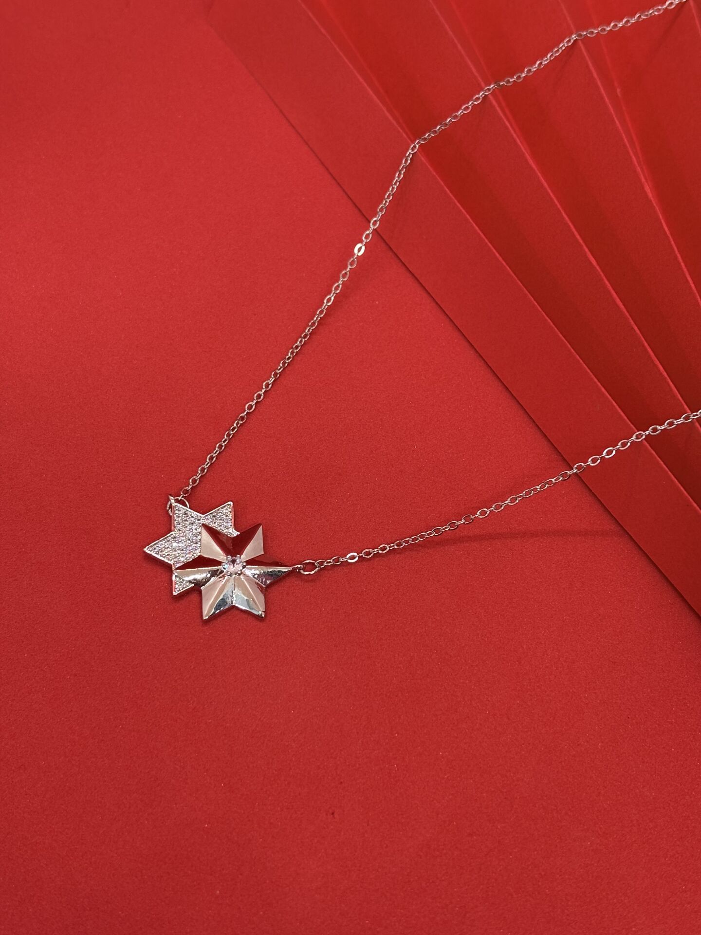 Zirkon Taşlı Yıldız Kolye