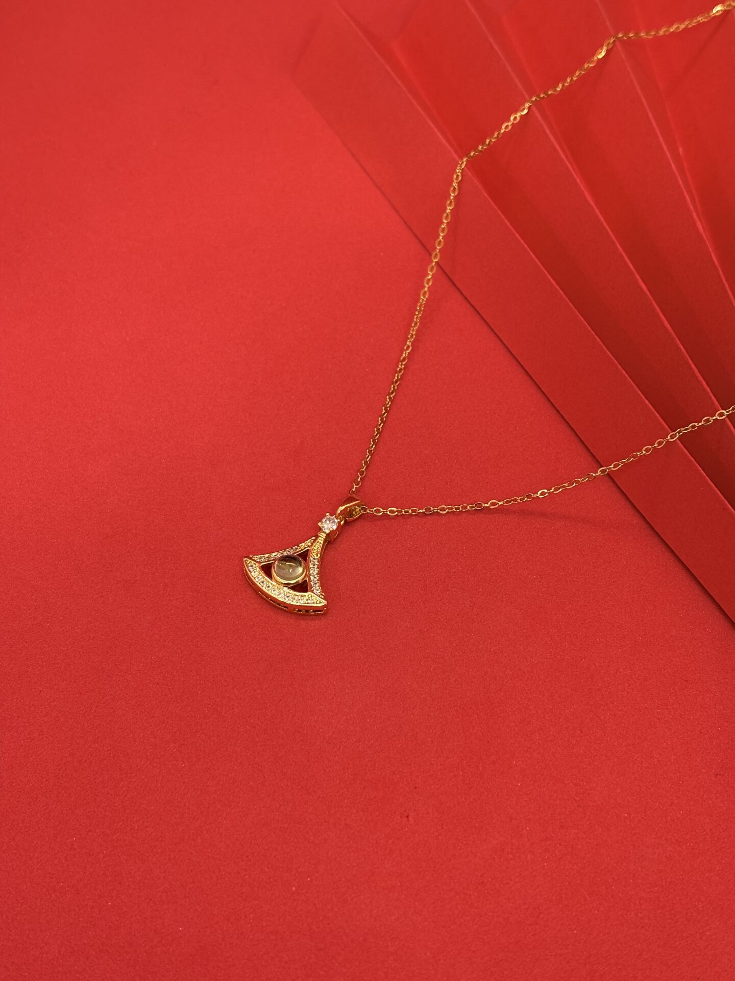 Zirkon Taşlı Kolye