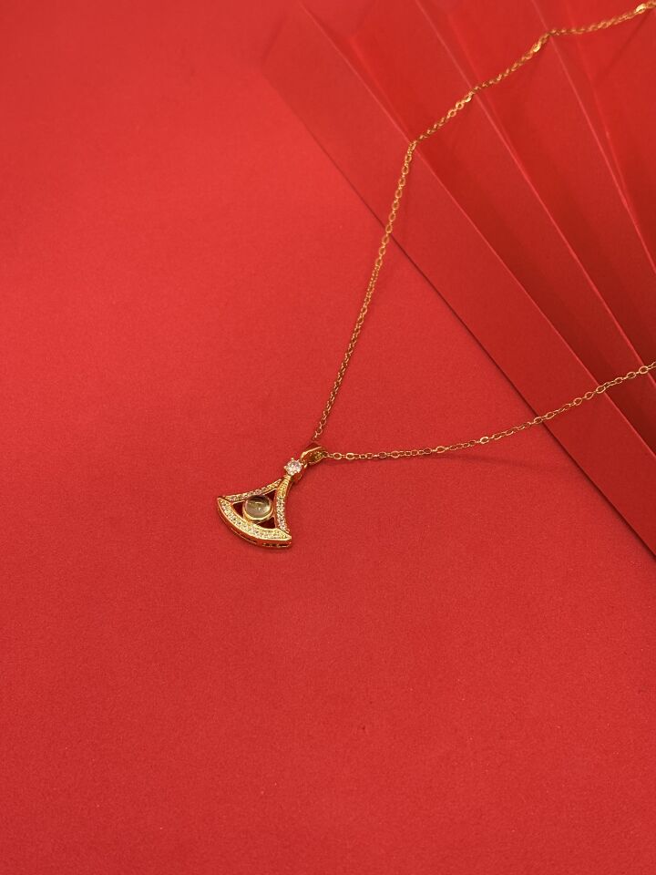 Zirkon Taşlı Kolye