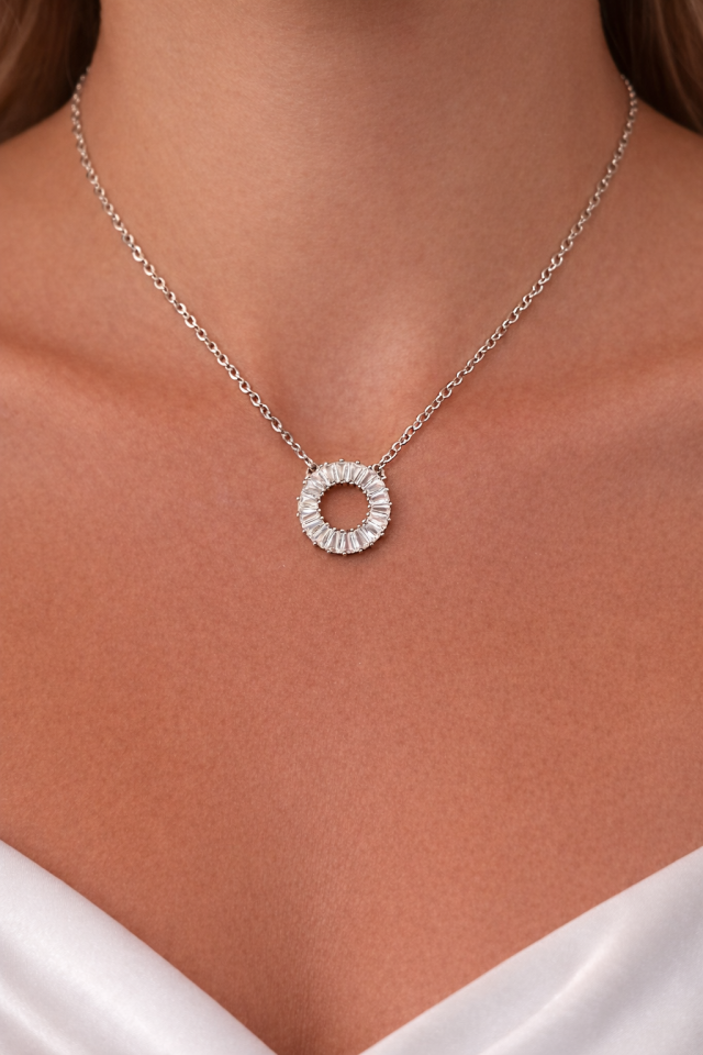 Zirkon Taşlı Halka Kolye