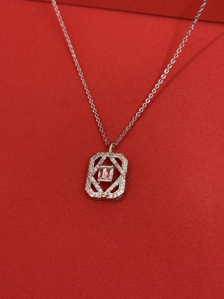 Zirkon Taşlı Kolye