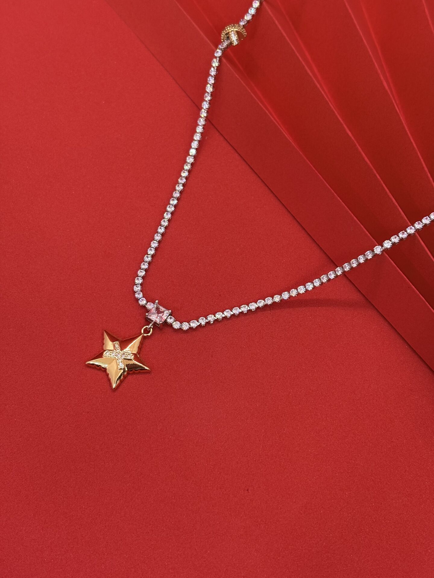 Su Yolu Yıldız Kolye