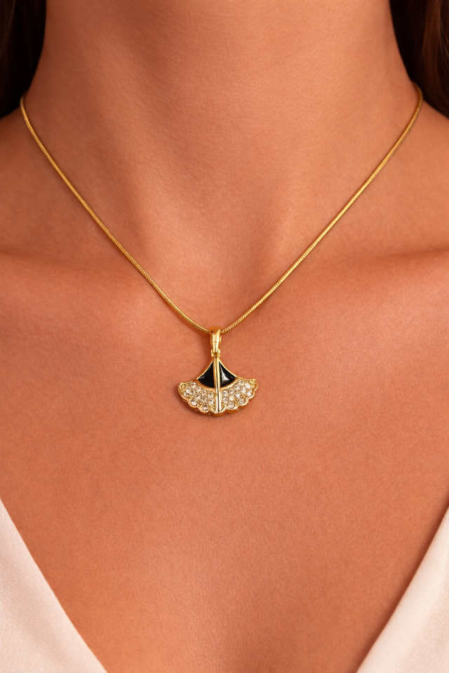 Yelpaze Taşlı Kolye