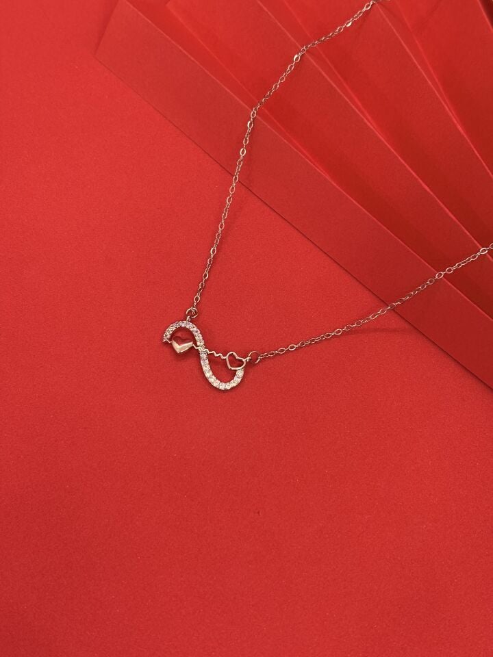 Sonsuz Gümüş Kolye