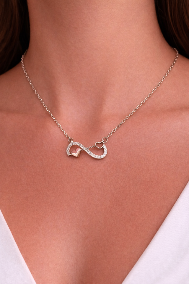 Sonsuz Gümüş Kolye