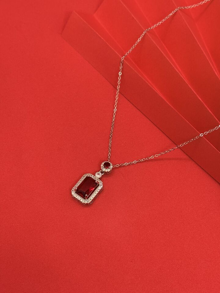 Kırmızı Taşlı Gümüş Kolye