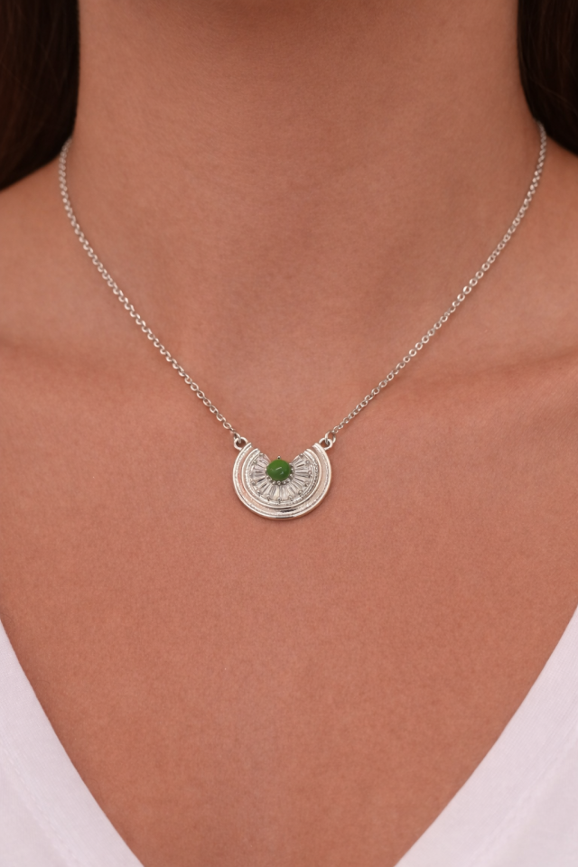 Zümrüt Taşlı Halka Kolye