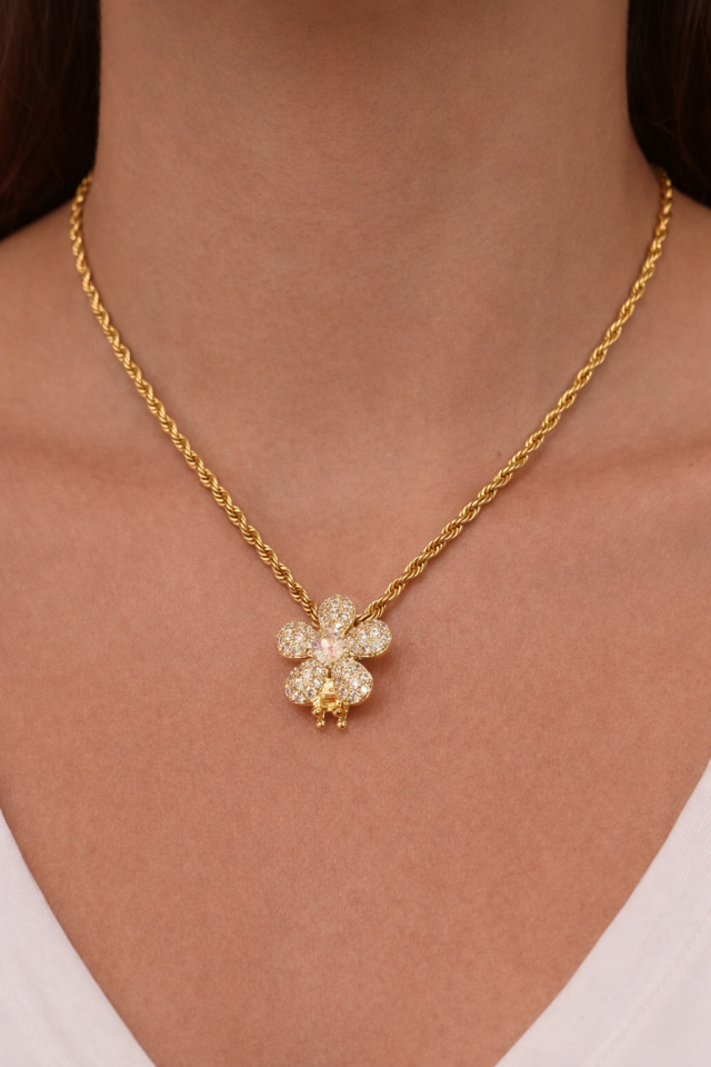 Papatya Taşlı Kolye