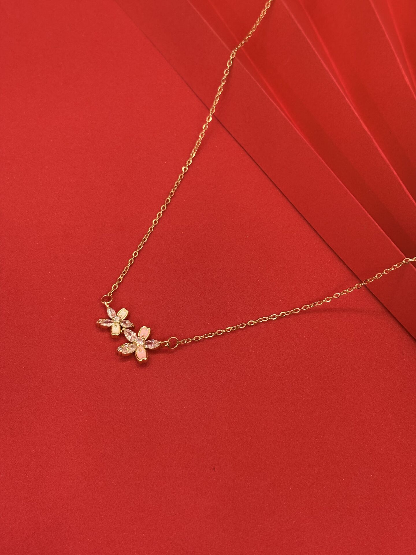 Taşlı Çiçek Kolye