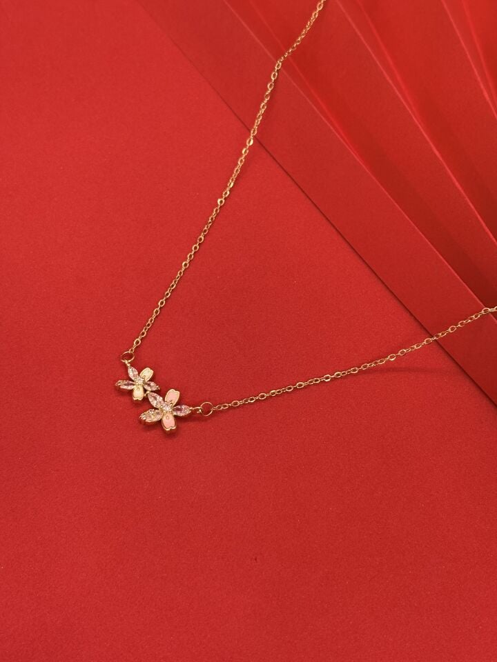 Taşlı Çiçek Kolye