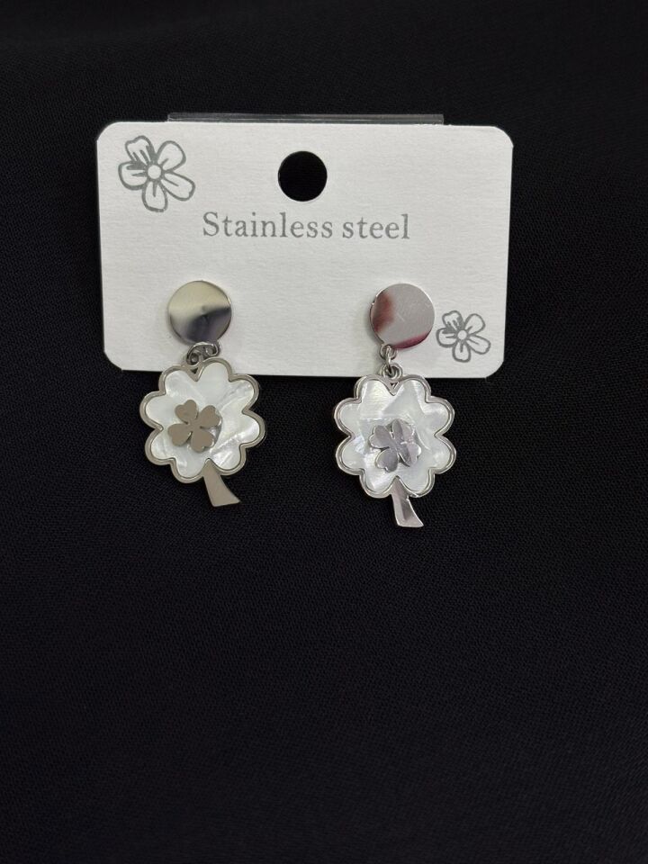 316L Çelik Gümüş Renk Yonca Küpe