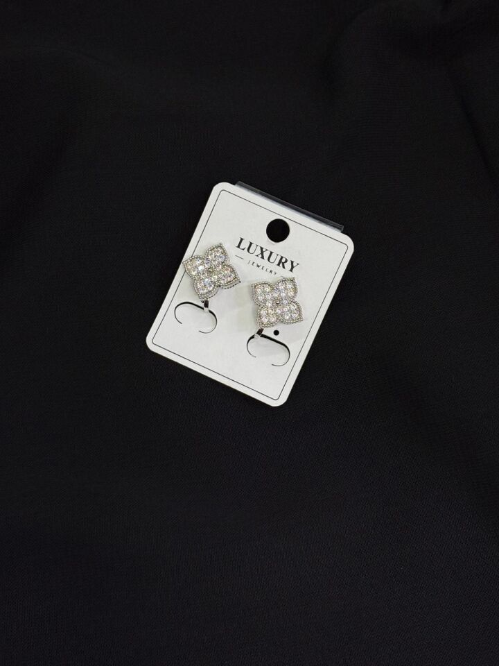 Luxury Sıkıştırmalı Gümüş Renk Küpe