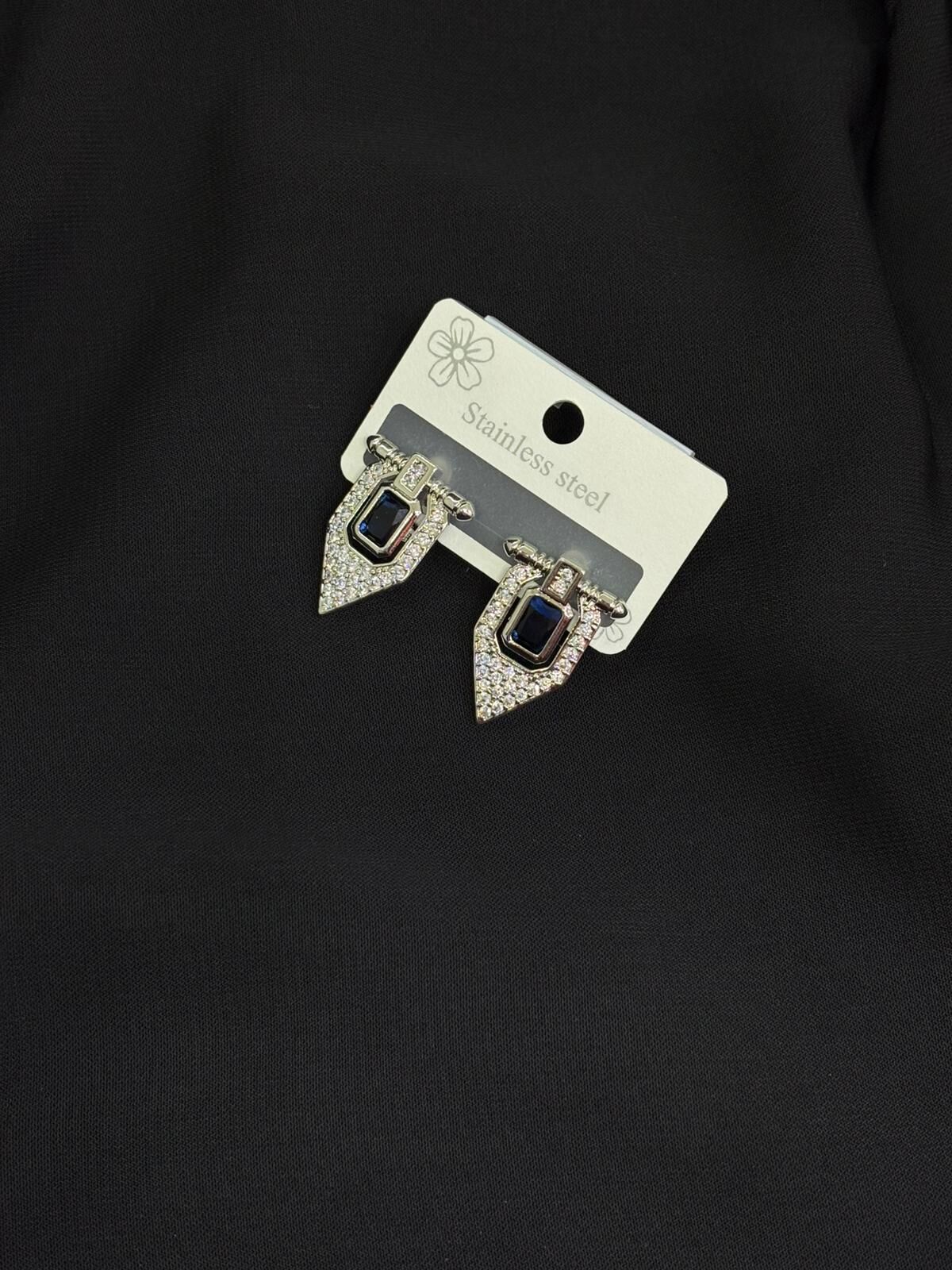 316L Çelik Gümüş Renk Taşlı Küpe