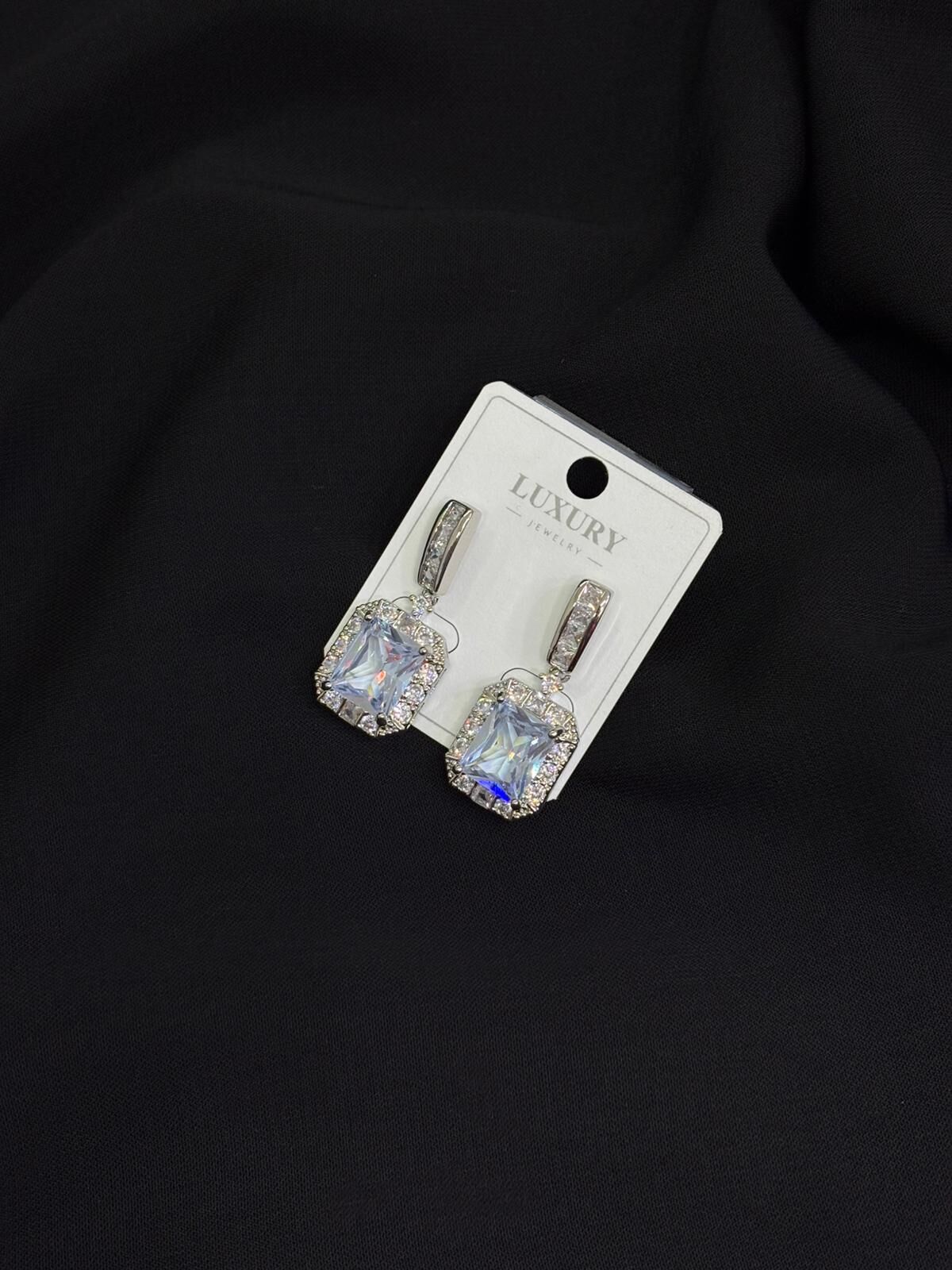 Luxury Gümüş Renk Zirkon Küpe