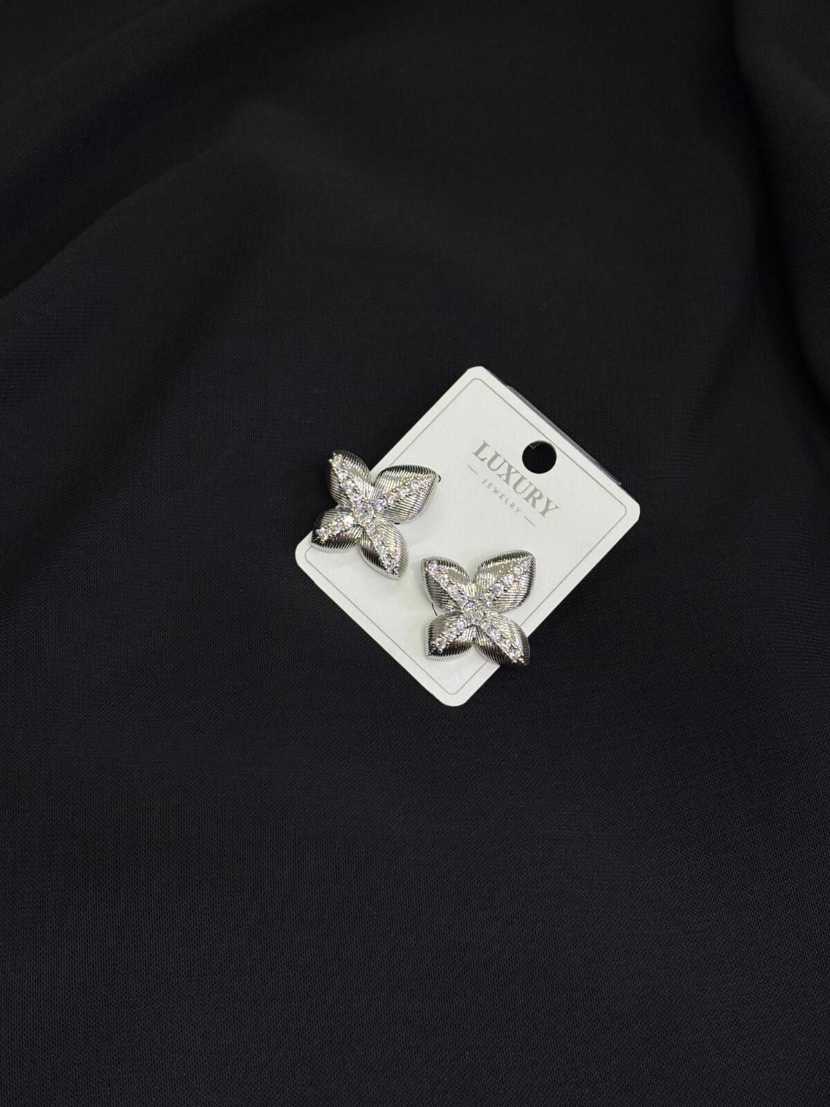 Luxury Gümüş Renk Çiçek Taşlı Küpe