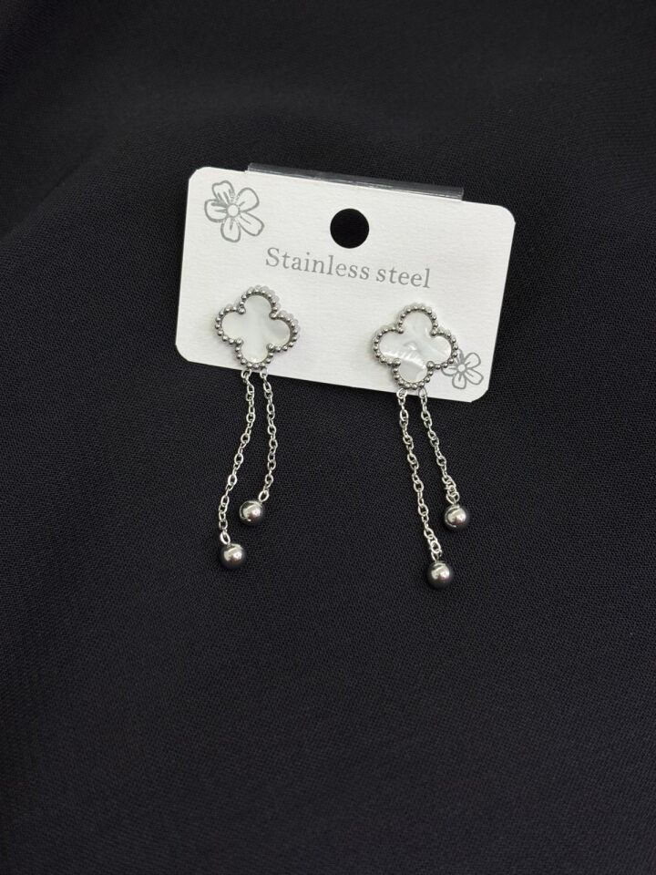 316L Çelik Gümüş Renk Yonca Küpe