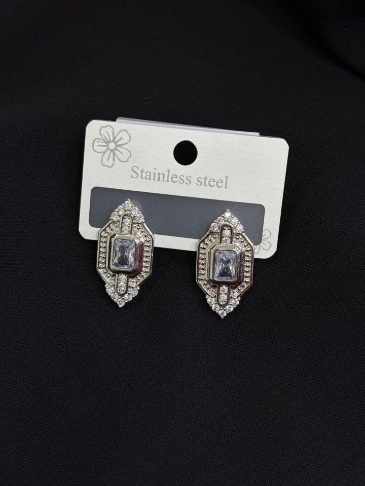 316L Çelik Gümüş Renk Zirkon Taşlı Küpe