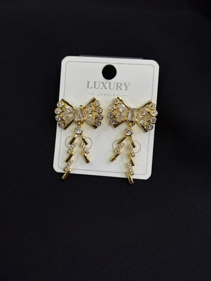 Luxury Gold Renk Zirkon Taşlı Fiyonk Küpe