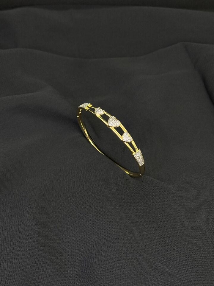 14K Gold Renk Kaplama CM Zirkon Kalp Kelepçe Bileklik