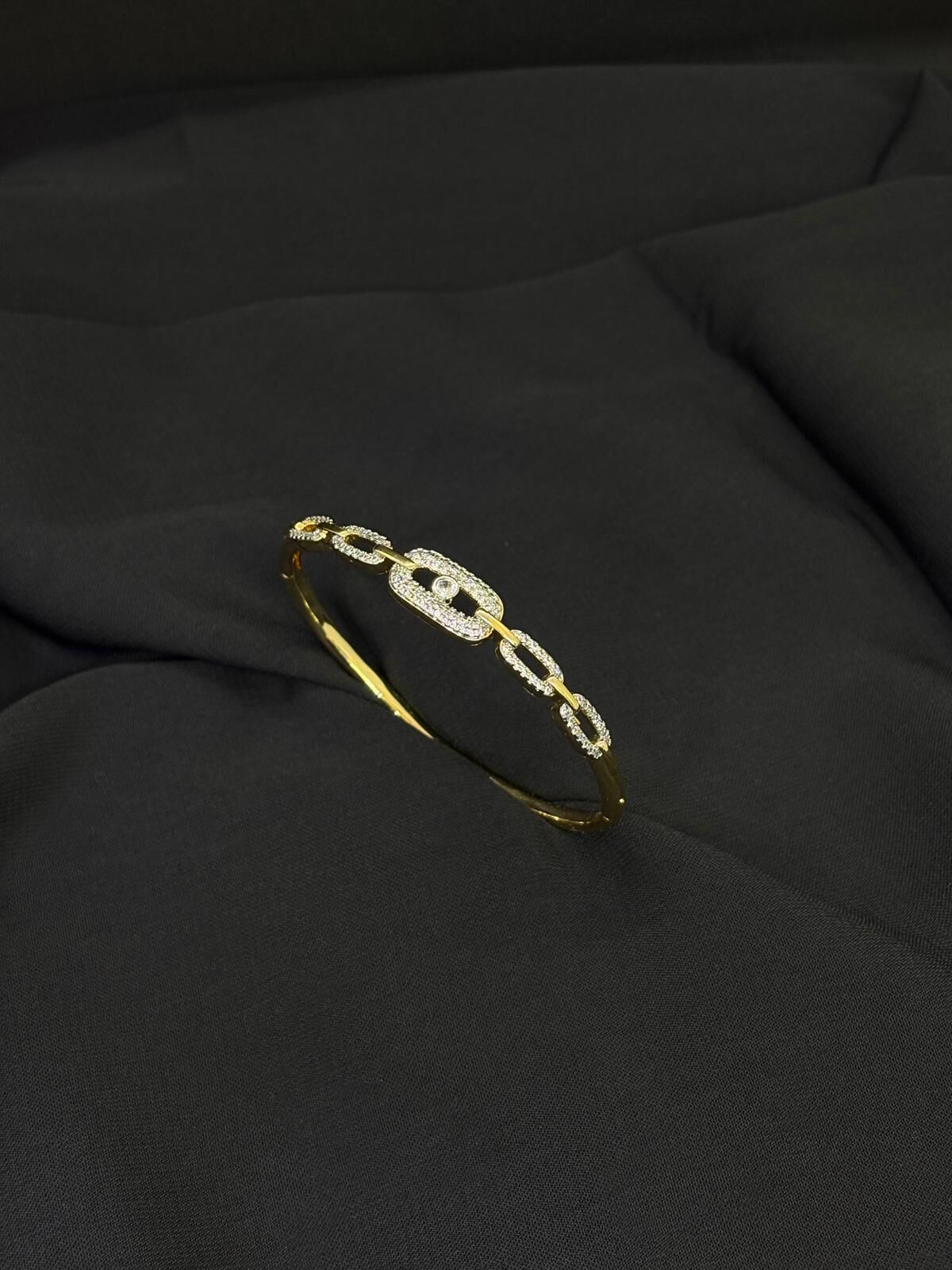 14K Gold Renk Kaplama CM Zirkon Taşlı Kelepçe Bileklik