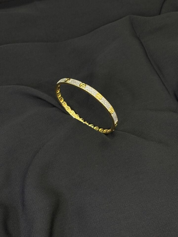 14K Gold Renk Kaplama CM Zirkon Vidalı Kelepçe Bileklik