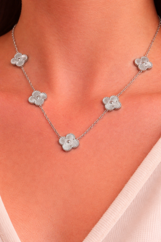 316L Çelik Gümüş Renk Yonca Gümüş Orta Boy Kolye