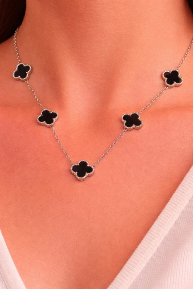 316L Çelik Gümüş Renk Yonca Siyah Orta Boy Kolye