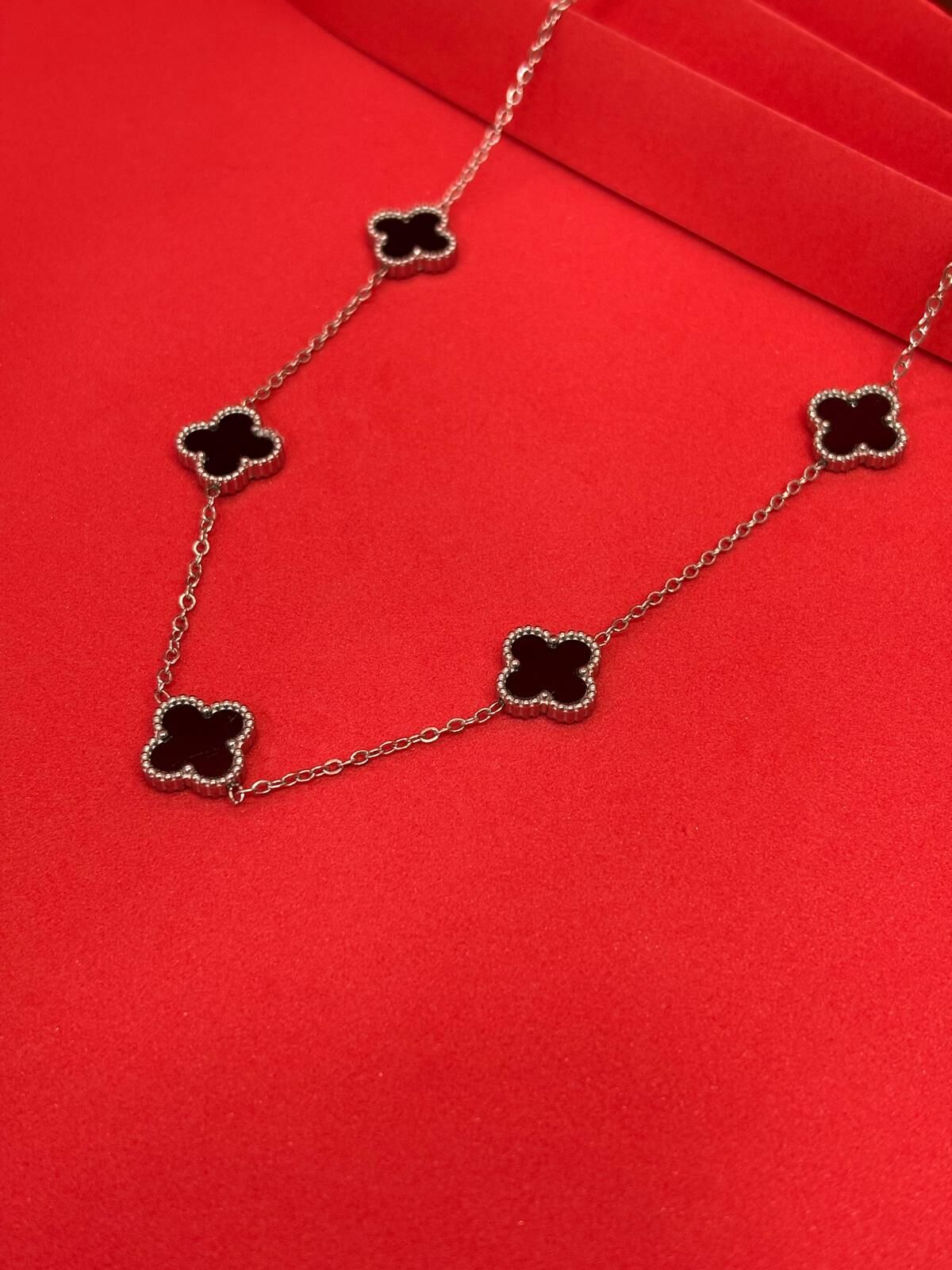 316L Çelik Gümüş Renk Yonca Siyah Orta Boy Kolye